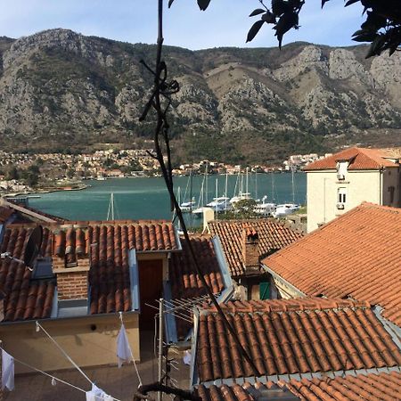 Chic & Stylish With Seaview-Terrace - Kotor Indah Apartment Екстериор снимка