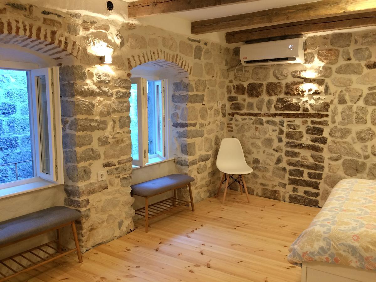Chic & Stylish With Seaview-Terrace - Kotor Indah Apartment Екстериор снимка