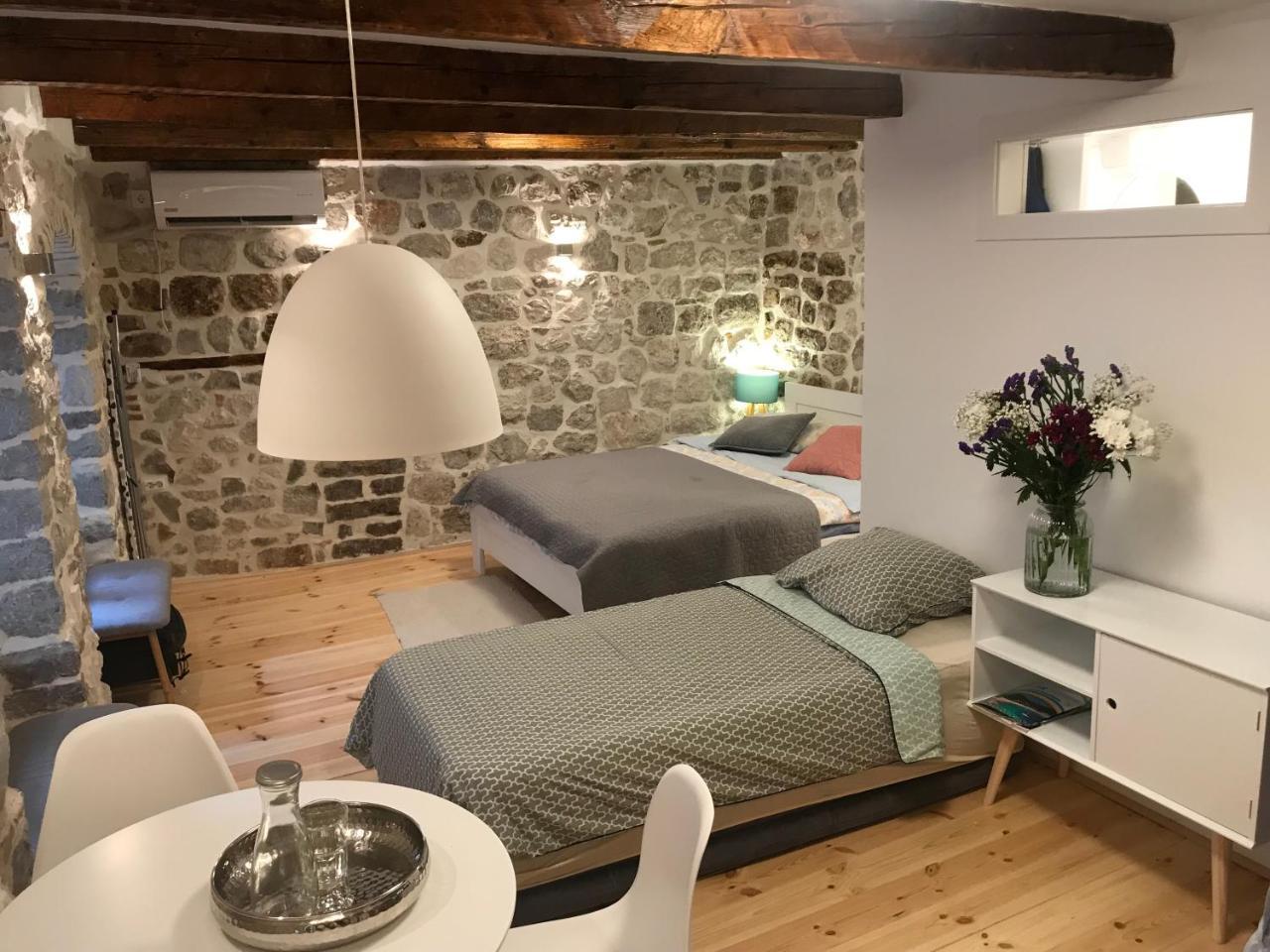 Chic & Stylish With Seaview-Terrace - Kotor Indah Apartment Екстериор снимка