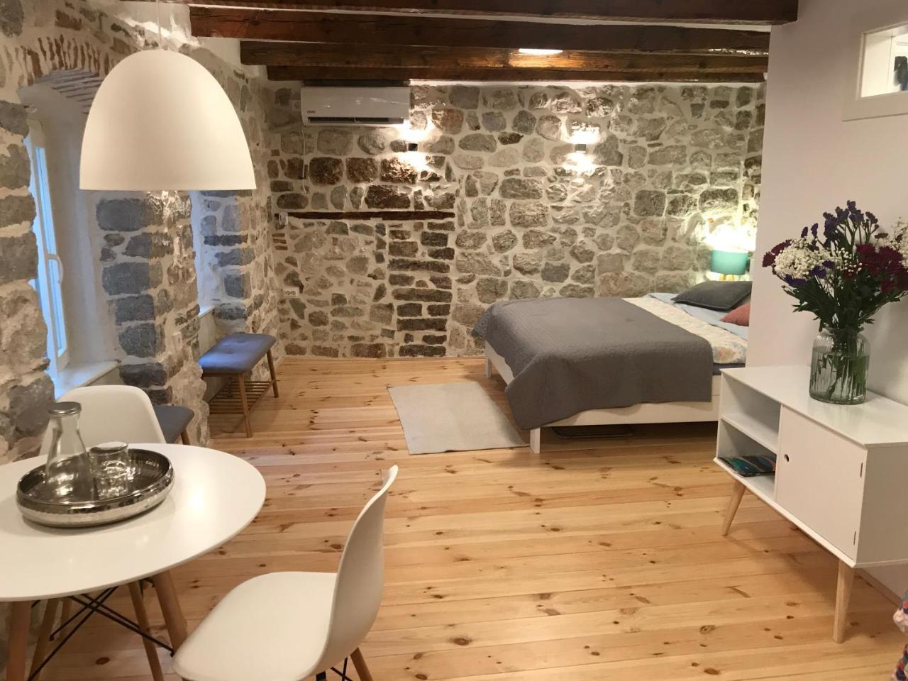 Chic & Stylish With Seaview-Terrace - Kotor Indah Apartment Екстериор снимка